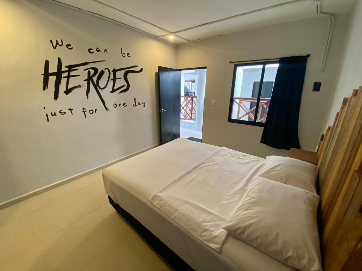 Why Not Rooftop Party Hostel Плая дел Кармен Екстериор снимка