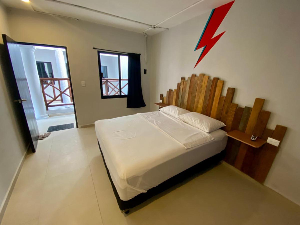 Why Not Rooftop Party Hostel Плая дел Кармен Екстериор снимка