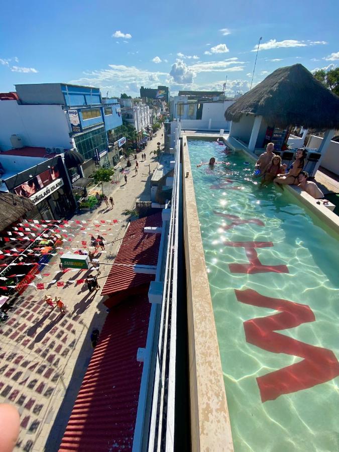 Why Not Rooftop Party Hostel Плая дел Кармен Екстериор снимка